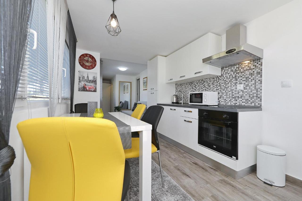 Apartmani Nella Vir Habitación foto