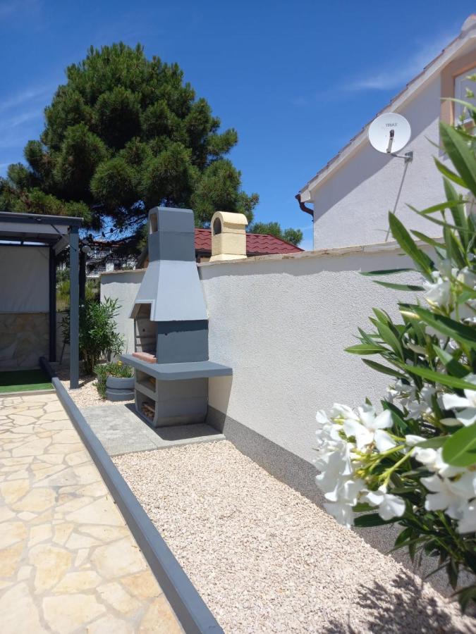 Apartmani Nella Vir Exterior foto